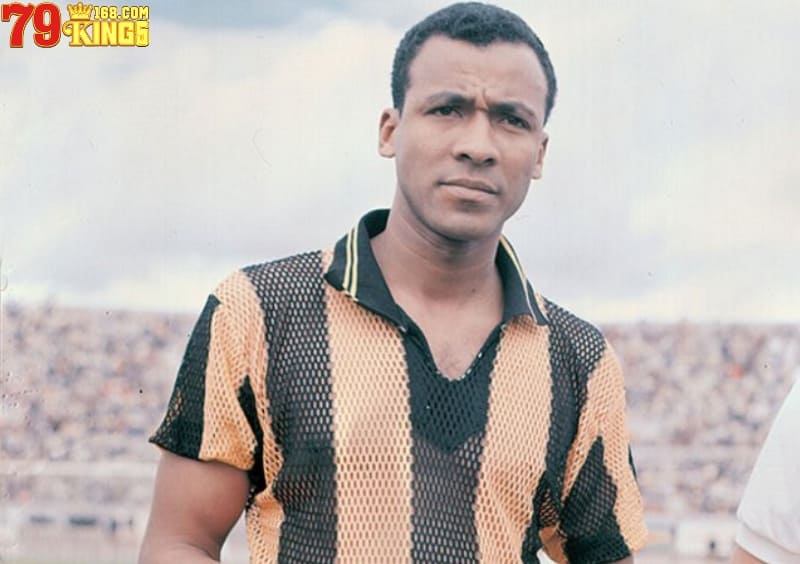 Huyền thoại Alberto Spencer của bóng đáng Ecuador
